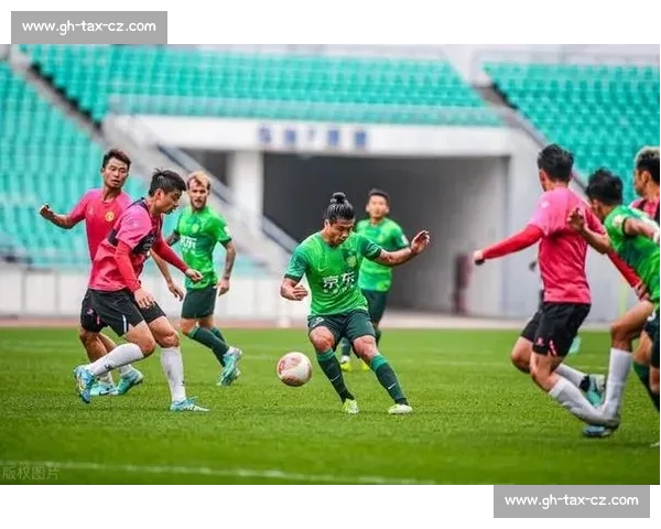 围绕晋级资格争夺展开的激烈竞争与球队表现分析 围绕晋级资格争夺展开的激烈竞争与球队表现分析